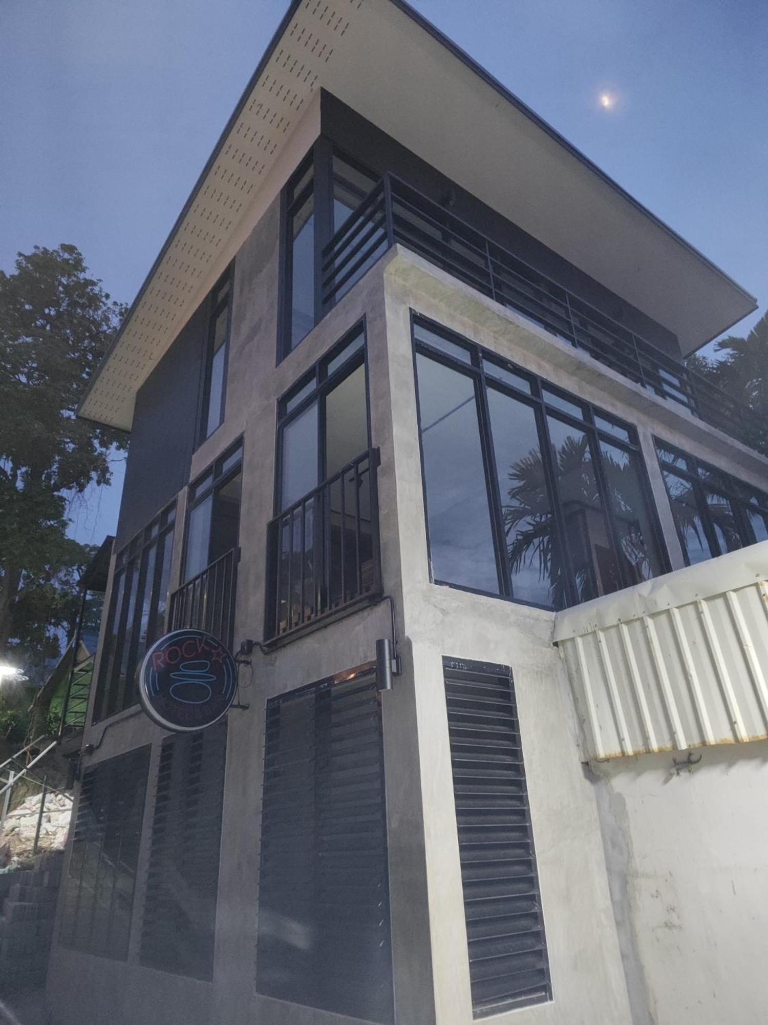 קו טאו Rockstar Hotel & Bar מראה חיצוני תמונה